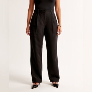 Abercrombie Curve Love Tailored Straight Pant in Black - Size 0 Short / Petite